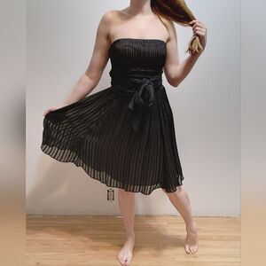 BCBGMaxAzria Size 6 Strapless Silk Party Midi Dress